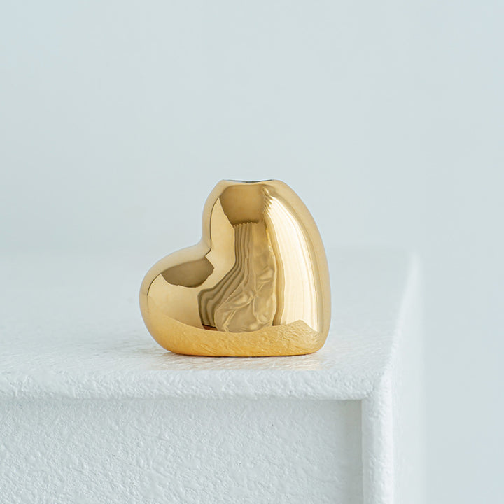 Elegant Decorative Heart Figure