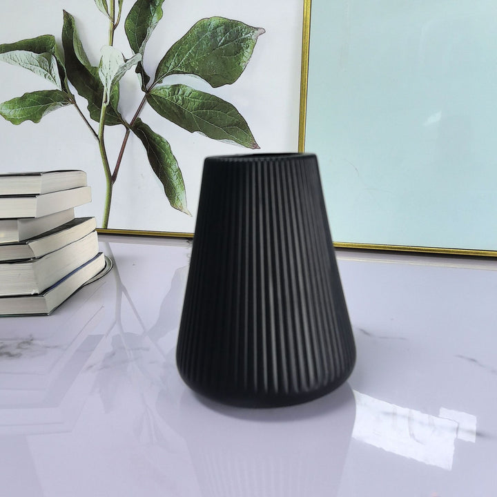 Textured Ribbed Decorative Vase Set