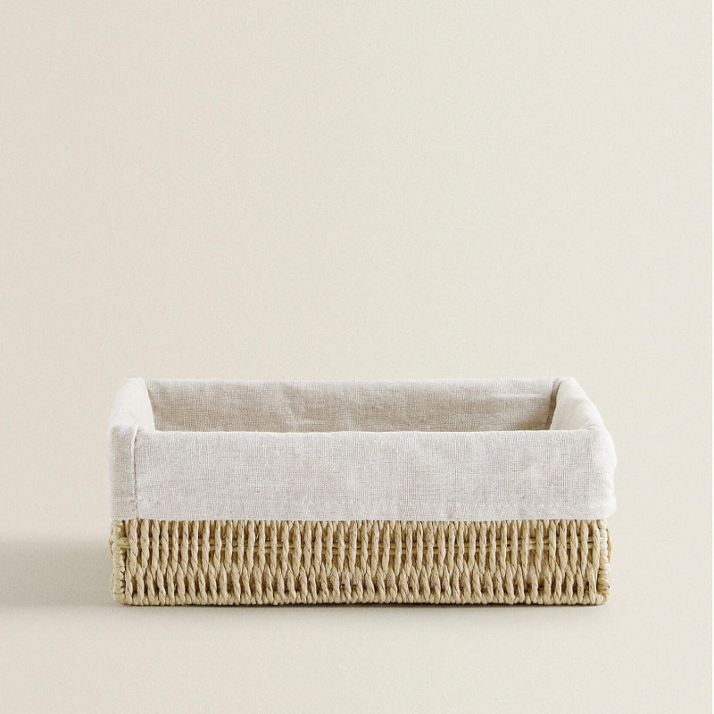 Natural storage basket with removable lining