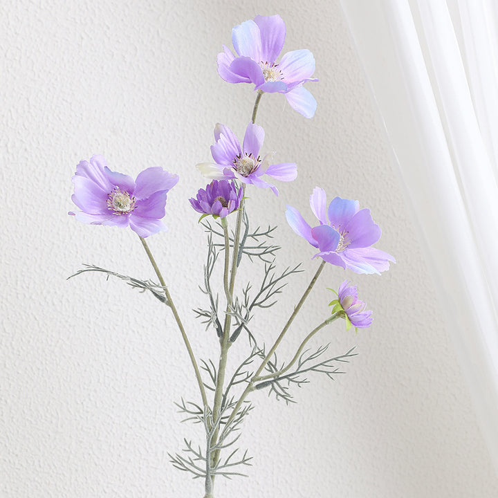 Artificial flower stem with realistic details