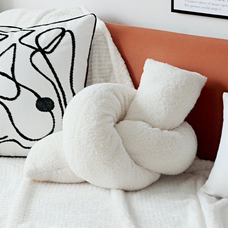 Knitted Decorative Knot Pillow