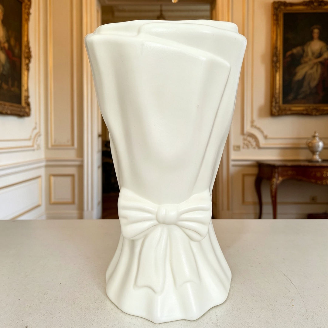 Decorative Elegant Bow-Shaped Flower Vase