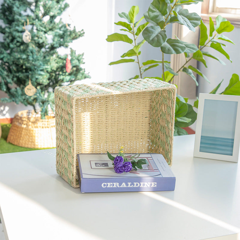 Versatile storage basket made of natural materials
