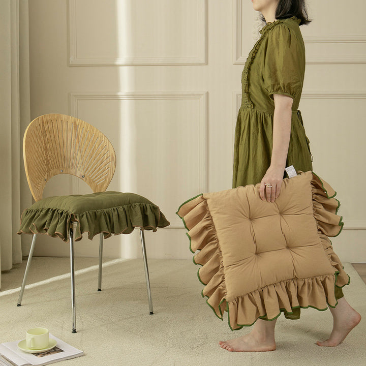 Padded chair cushion with ruffle and ties