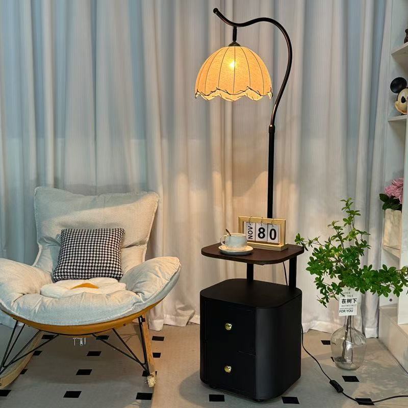 Decorative table lamp