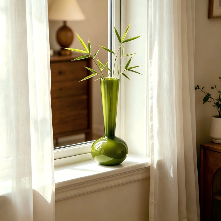High-quality glass vase with slim design