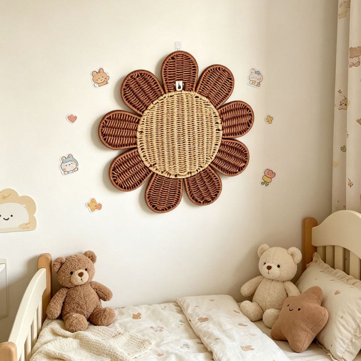 Wall hanger in flower design