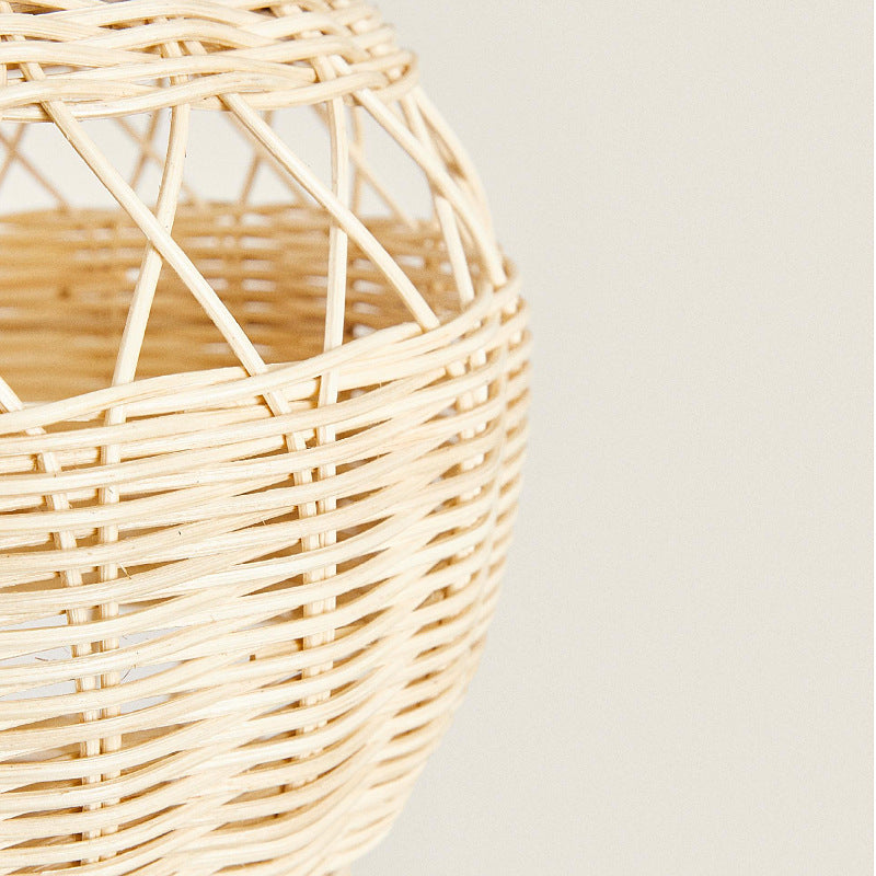 Decorative basket in the shape of a hot air balloon