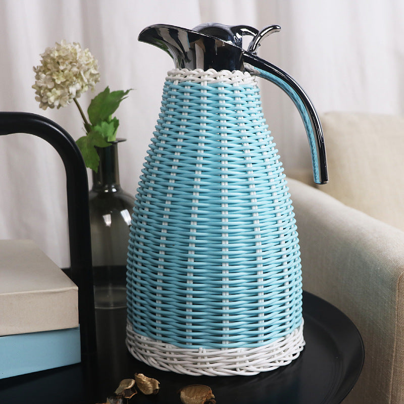 Stylish water carafe with woven design