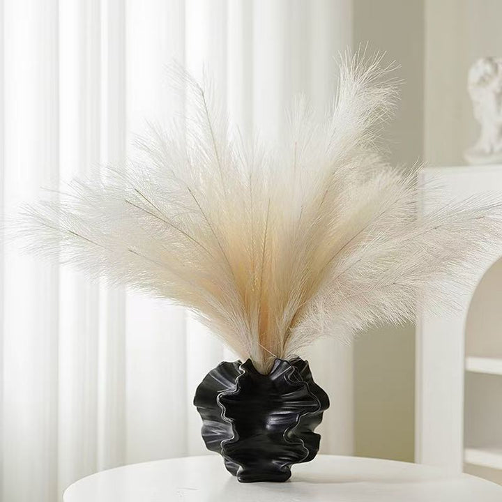 Elegant and modern decorative bowl