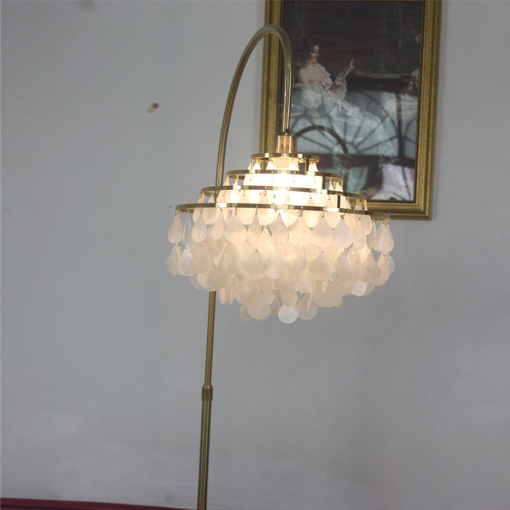 Elegant shell-shaped floor lamp