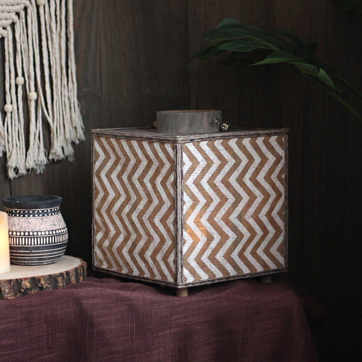 Decorative lantern with zigzag pattern