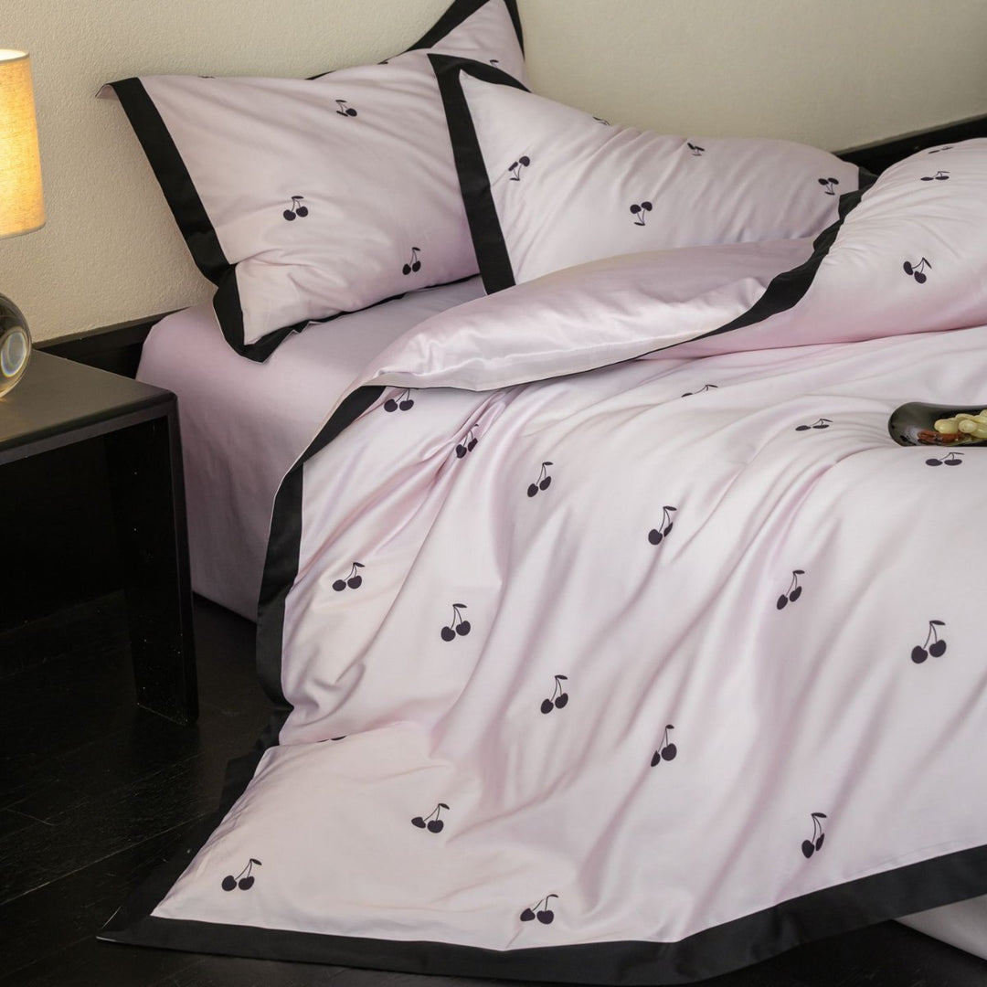 Decorative Cherry Print Soft Satin Bedding Set Avarnia