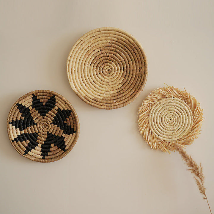 Decorative table mat made of seagrass