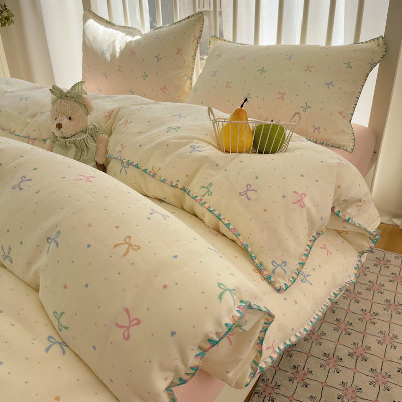 Decorative Floral Patterned Quilted Bedding Set Avarnia