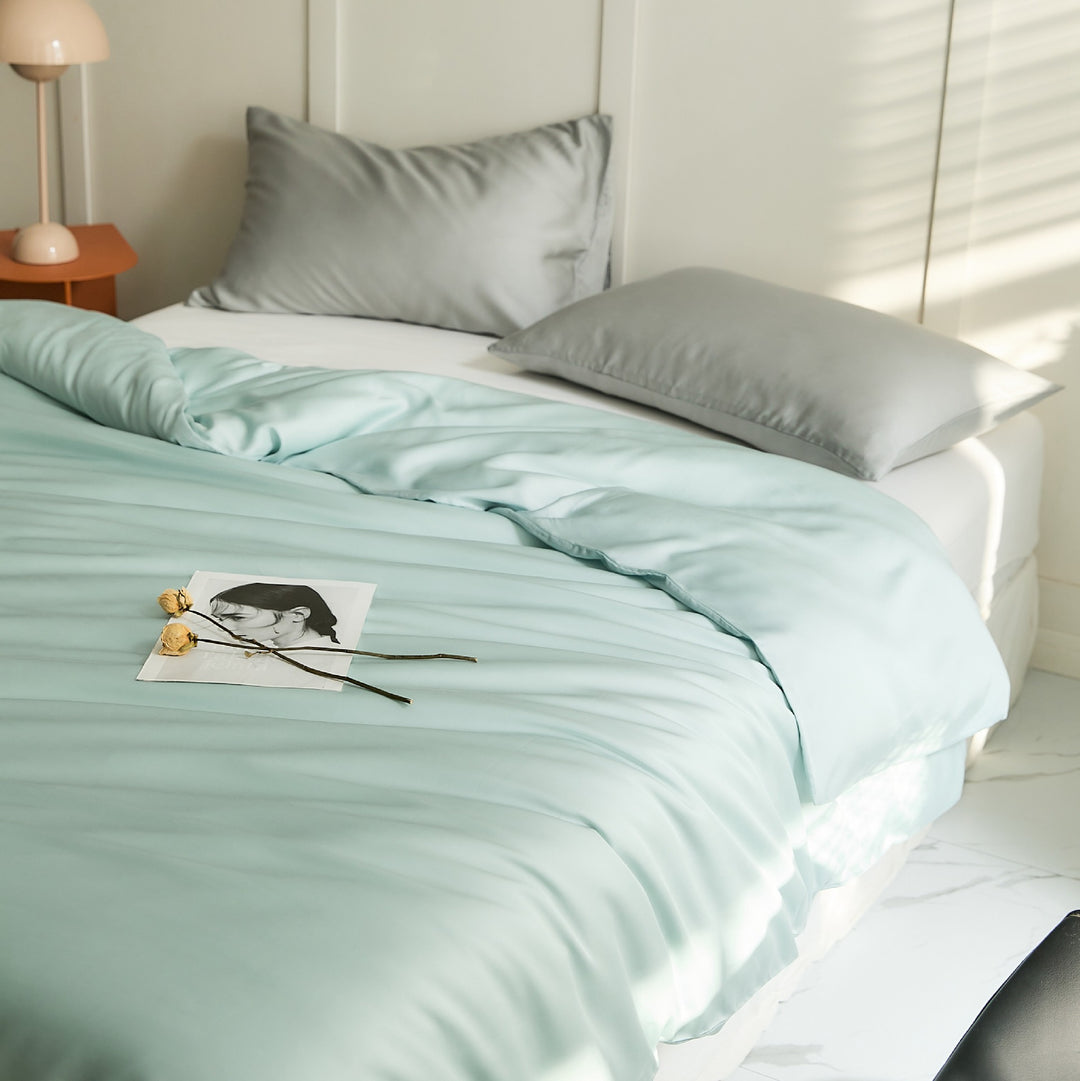 Decorative Elegant Silky Duvet Cover Set Avarnia