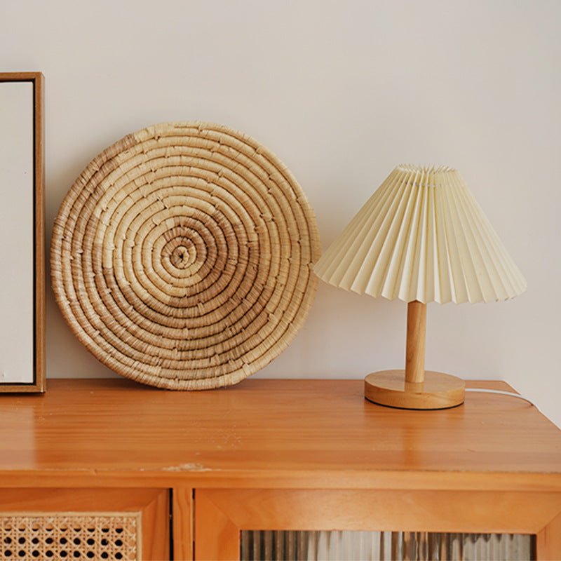 Decorative table mat made of seagrass