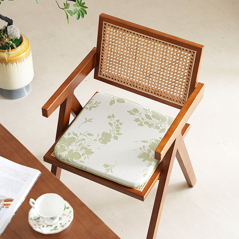 Padded seat cushion with ergonomic foam core and breathable mesh cover