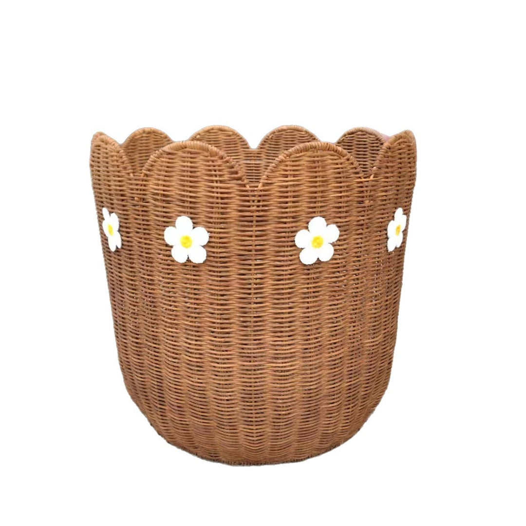 Rattan basket with flower motif