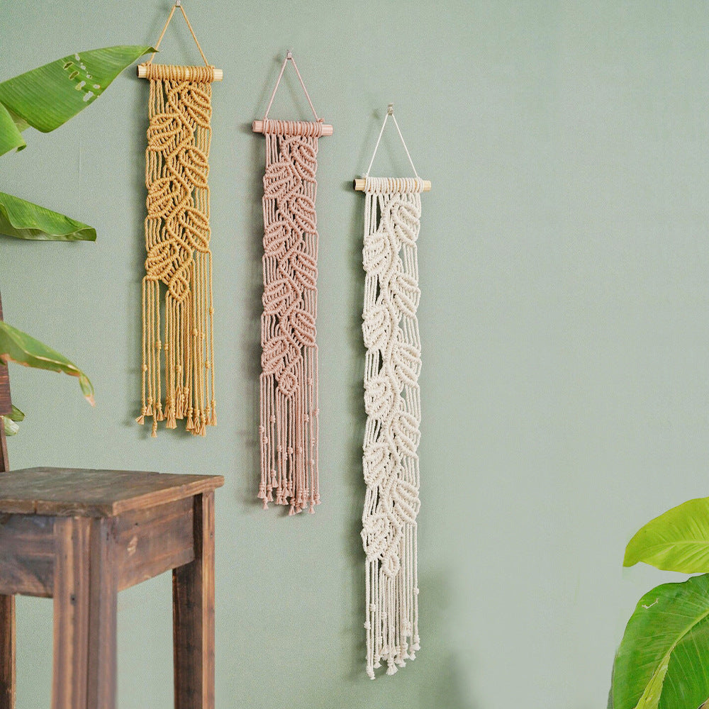 Handwoven Macrame Wall Decoration with Leaf Design