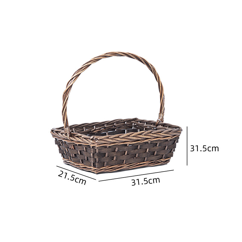 Braided basket with practical carrying handle