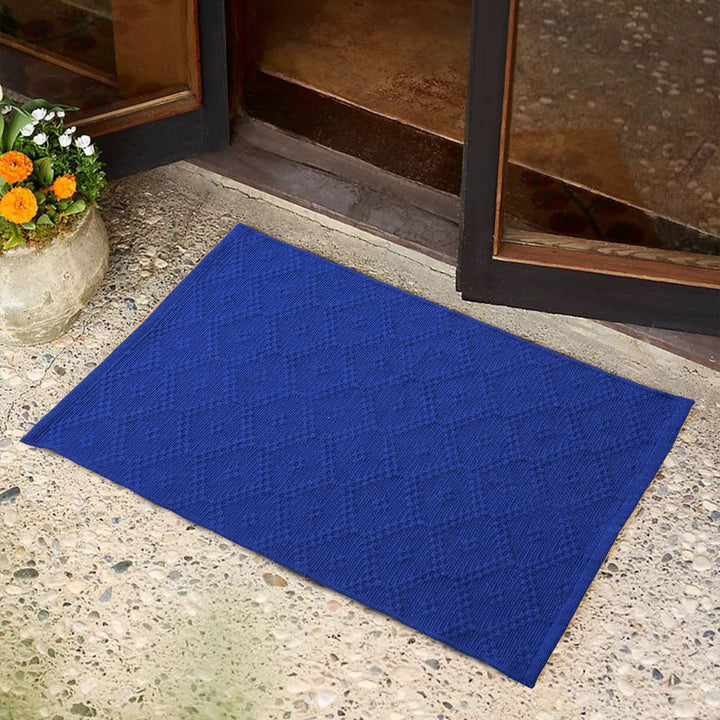 Woven square placemat with embossed diamond pattern