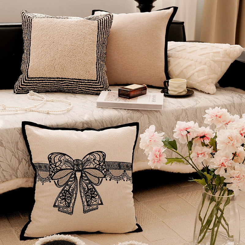 Artistic Floral Pattern Decorative Pillow