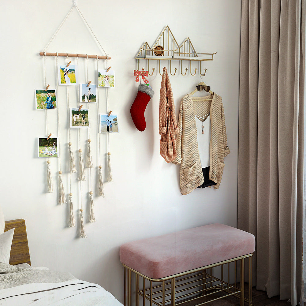 Decorative wall hanging with fringes