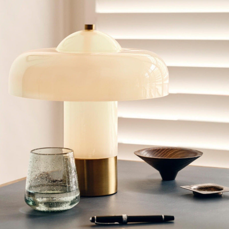 Contemporary mushroom-inspired table lamp