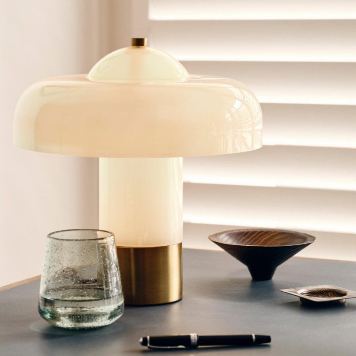 Contemporary mushroom-inspired table lamp