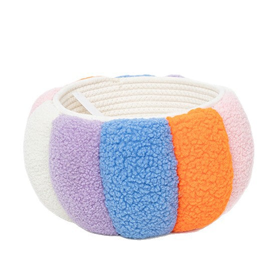 Cozy storage basket made of soft fleece