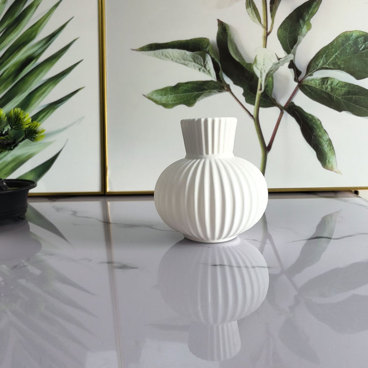 Elegant Ribbed Ceramic Vase