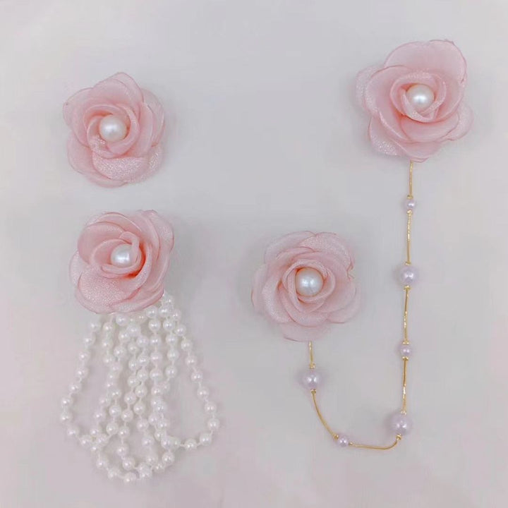 Decorative curtain clip with flower design
