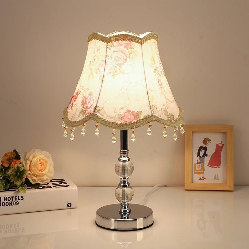 Elegant table lamp