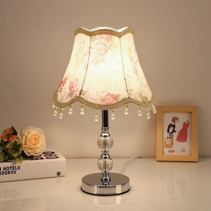 Elegant table lamp