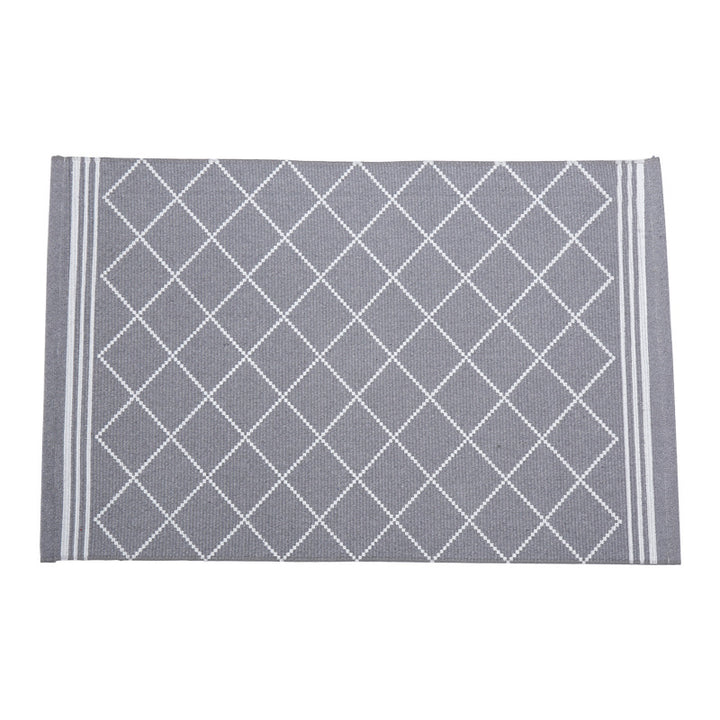 Living and entrance area mat with diamond pattern