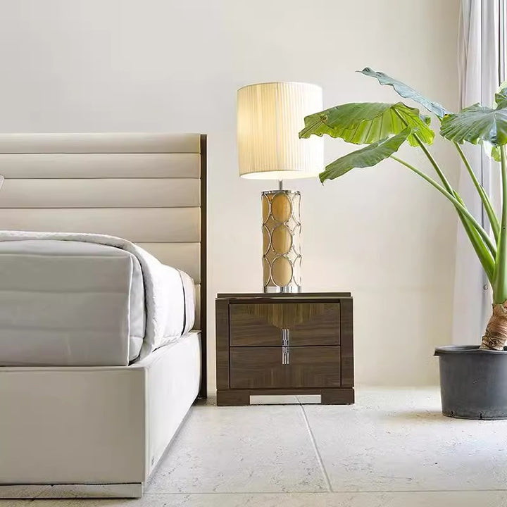 Artistic table lamp