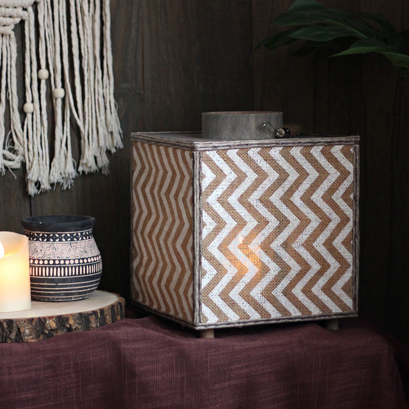 Decorative lantern with zigzag pattern