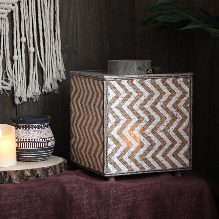 Decorative lantern with zigzag pattern