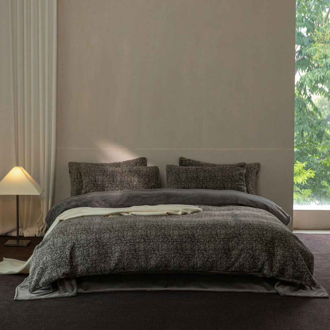 Decorative Premium Linen Bedding Set Avarnia