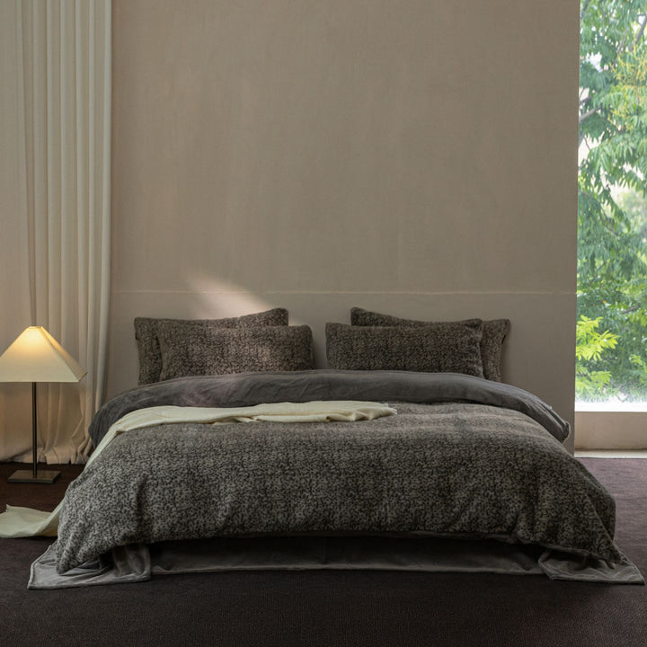 Decorative Premium Linen Bedding Set Avarnia