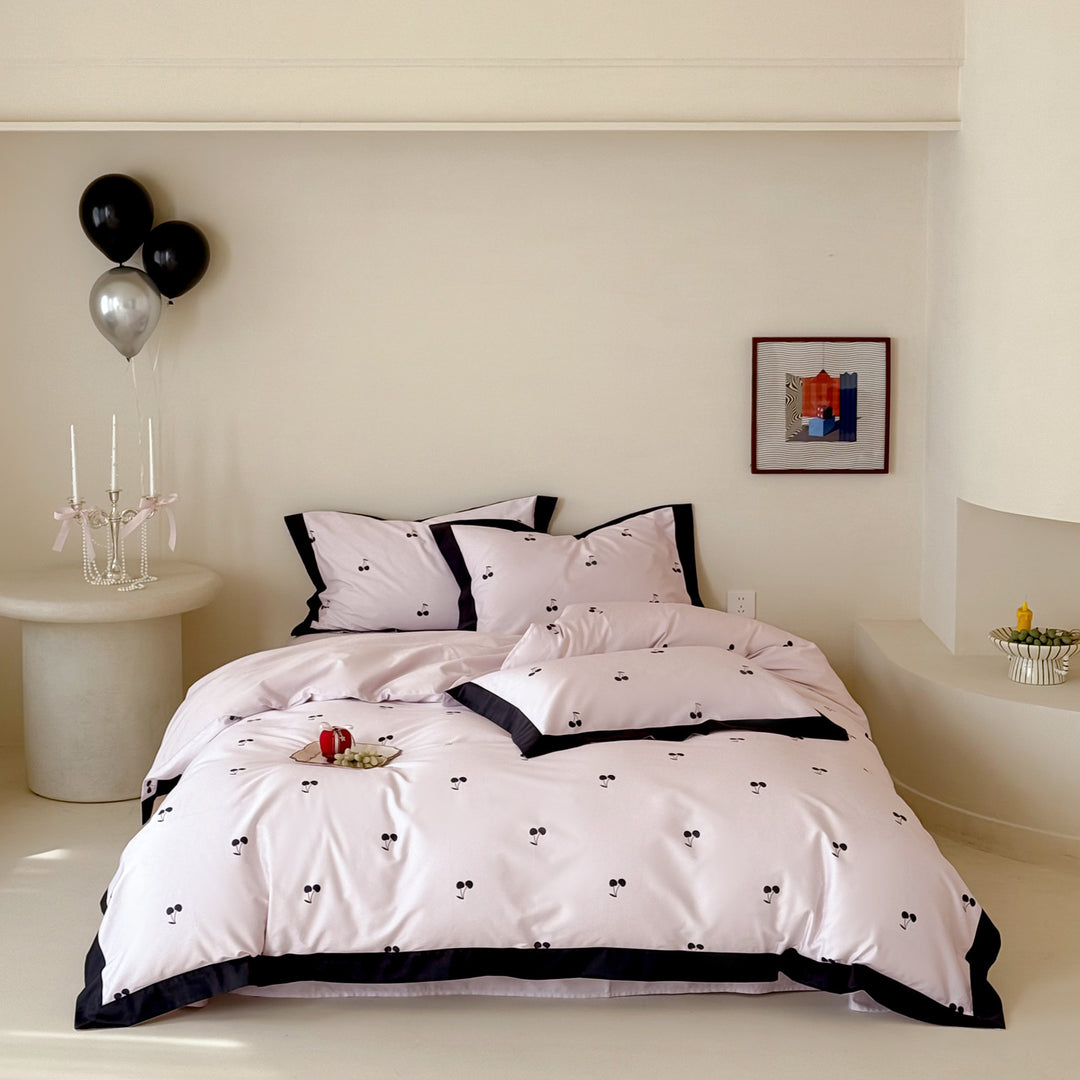 Decorative Comforter Set Avarnia