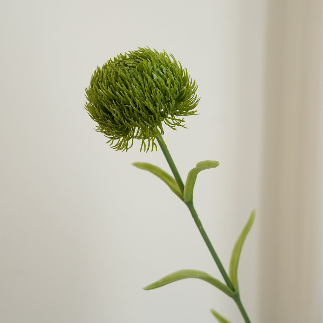 Artificial plant with realistic appearance