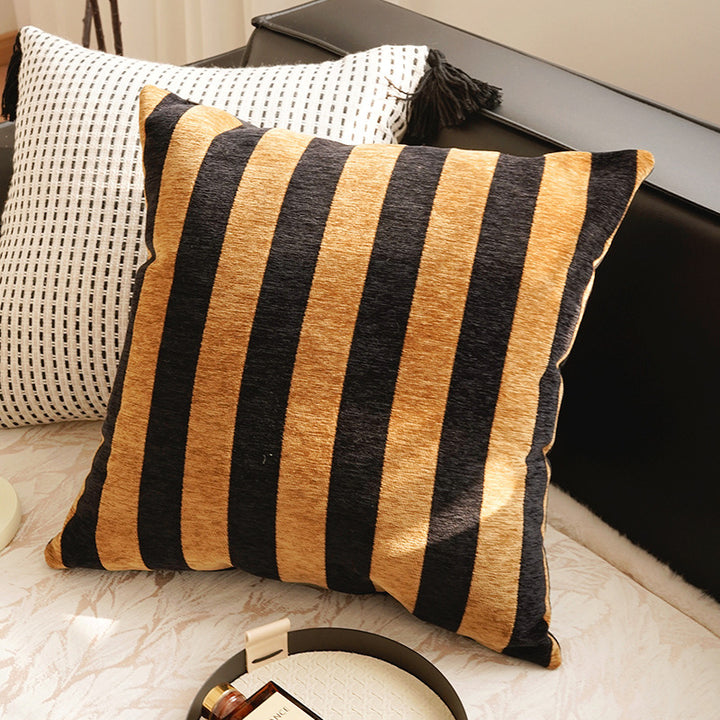 Elegant Floral Patterned Throw Pillow