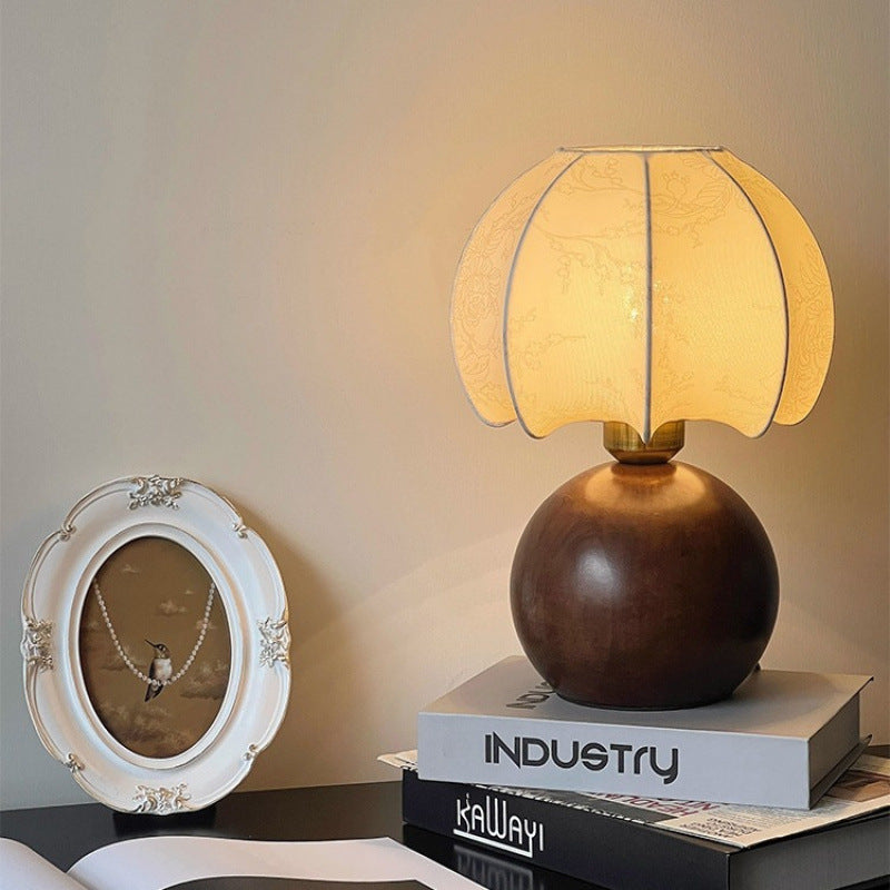Decorative table lamp