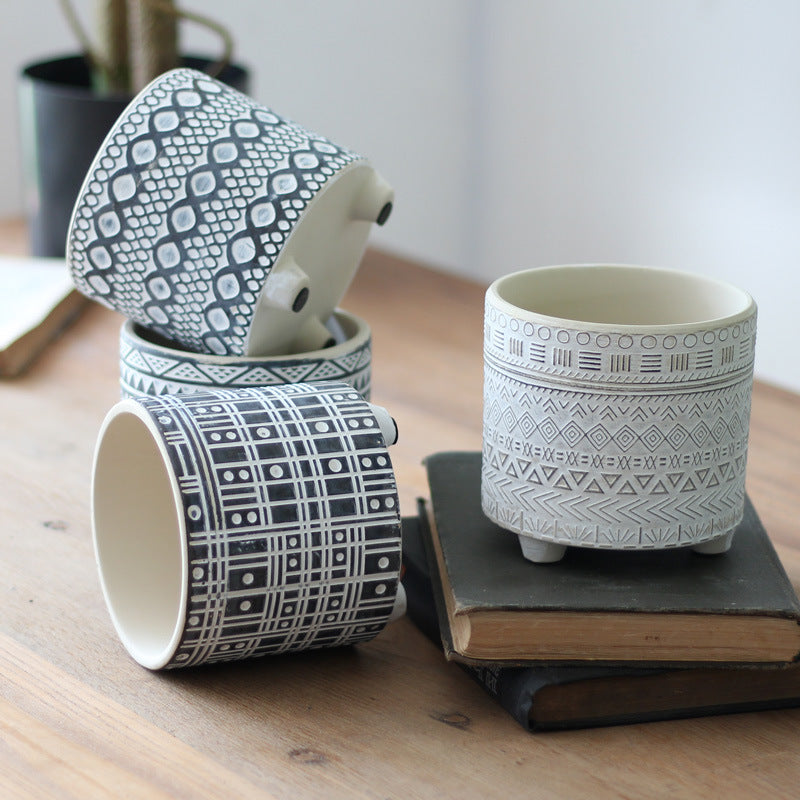 Decorative plant pot with geometric pattern