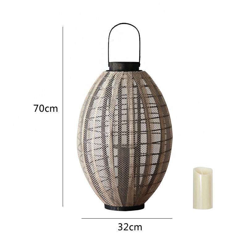 Elegant lantern with metal grid
