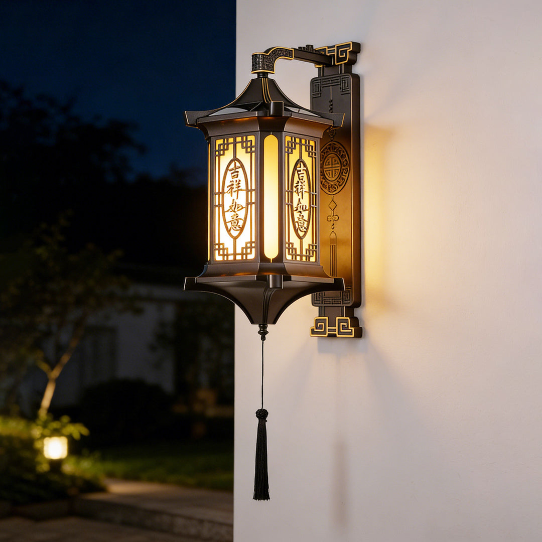Modern outdoor decorative column light
