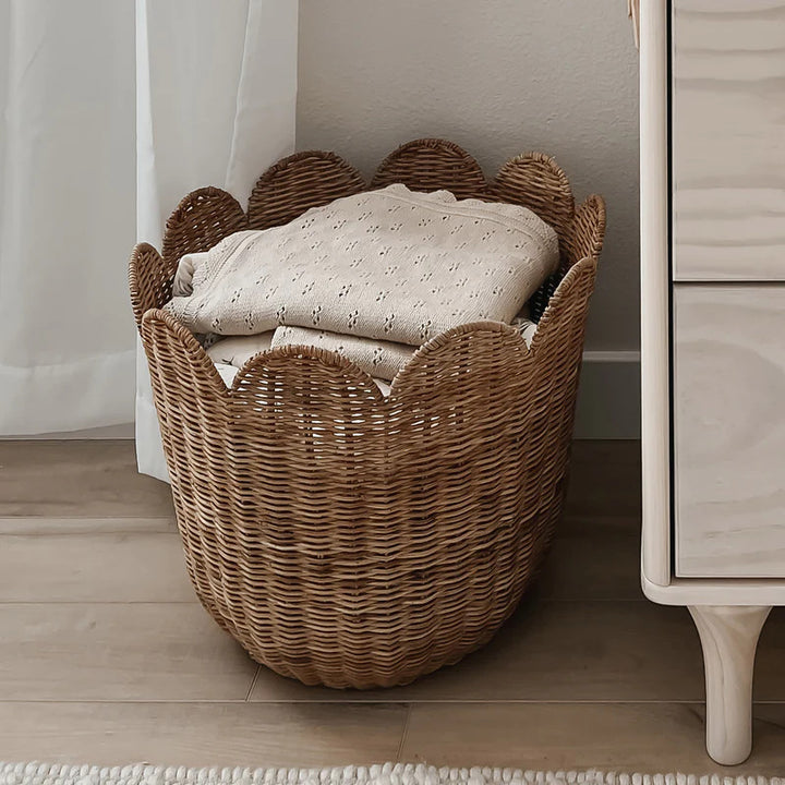 Decorative basket with wavy edge