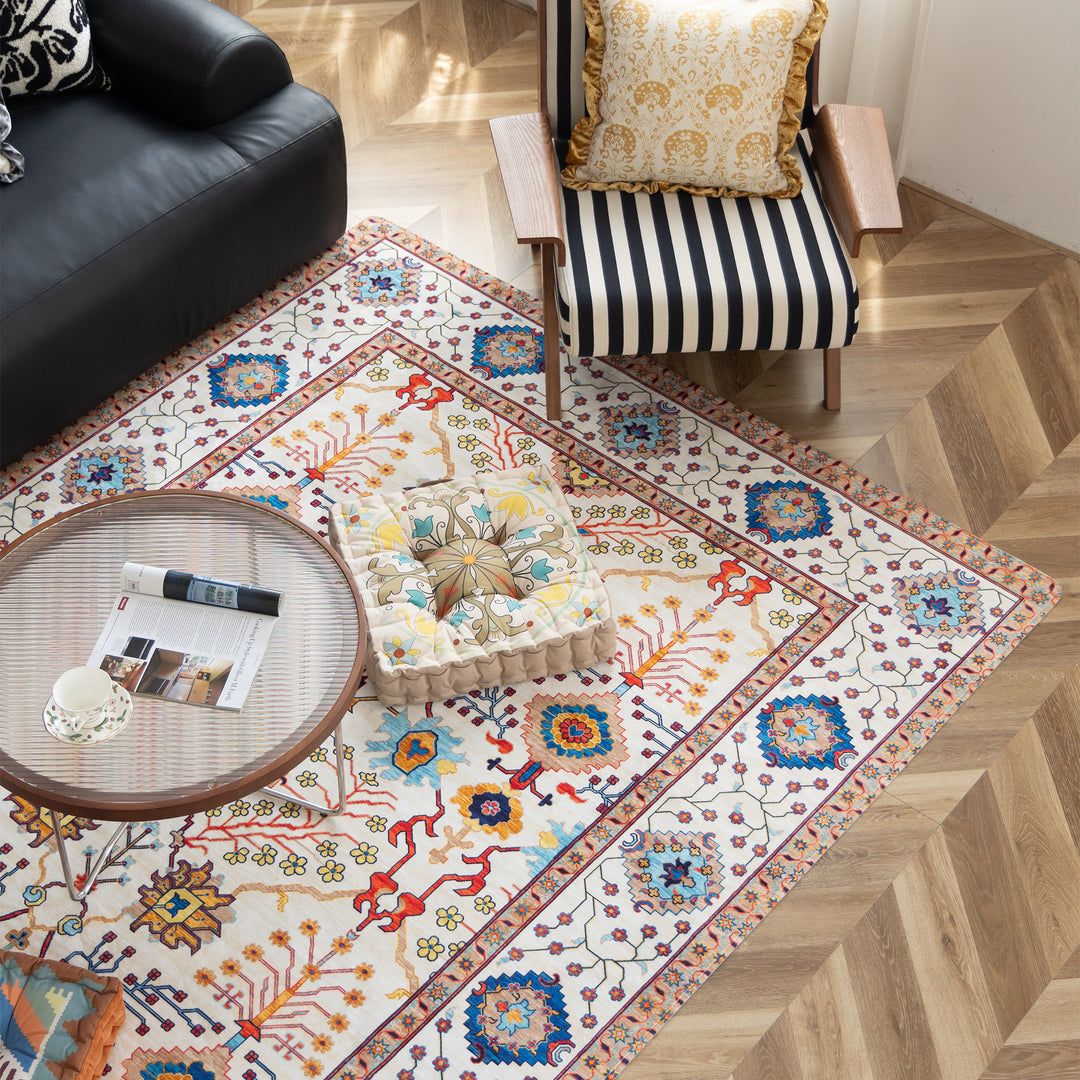 Living room rug in oriental suzani style with fine border